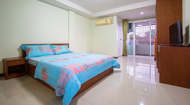 1 Bed Condo — photo 3