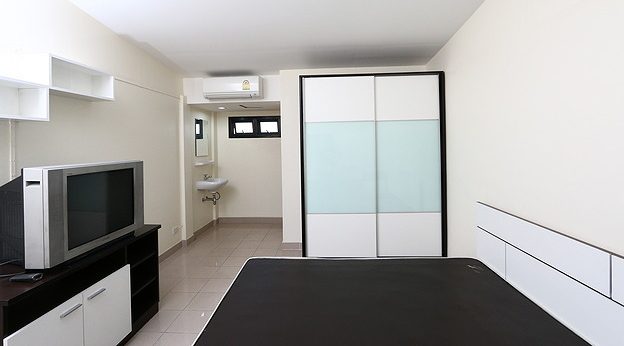 Condo · Bang Khae, bangkok — photo 4