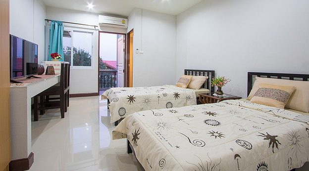 Condo — photo 1