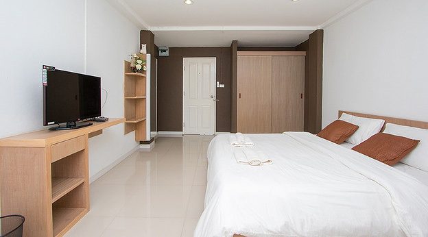 Condo · Mueang Chon Buri, chon_buri — photo 2