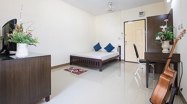 Condo — photo 1