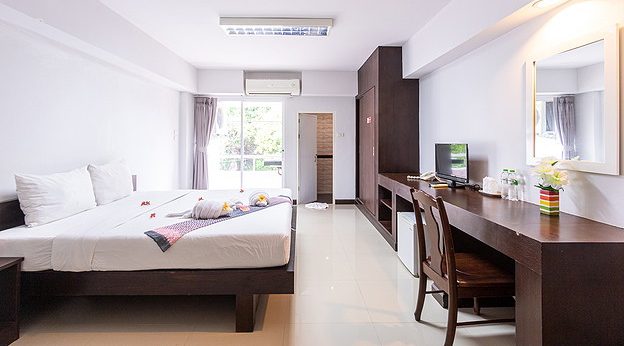 1 Bed Condo — photo 2