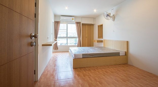 1 Bed Condo · Thon Buri, bangkok — photo 2