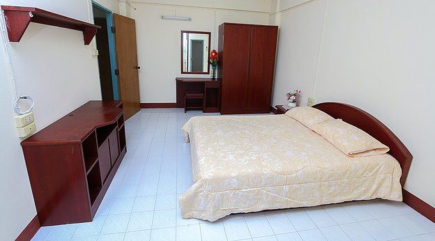 1 Bed Condo · Bangkok Noi, bangkok — photo 2
