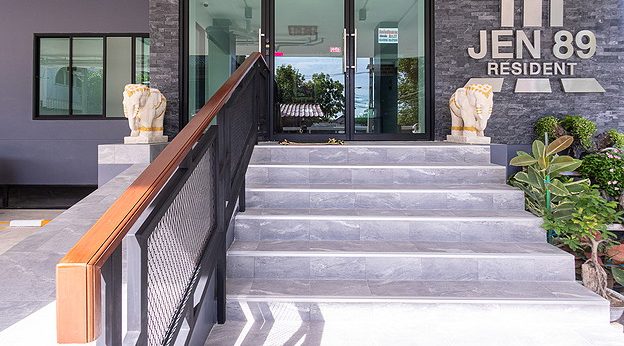 Jen 89 resident — photo 3