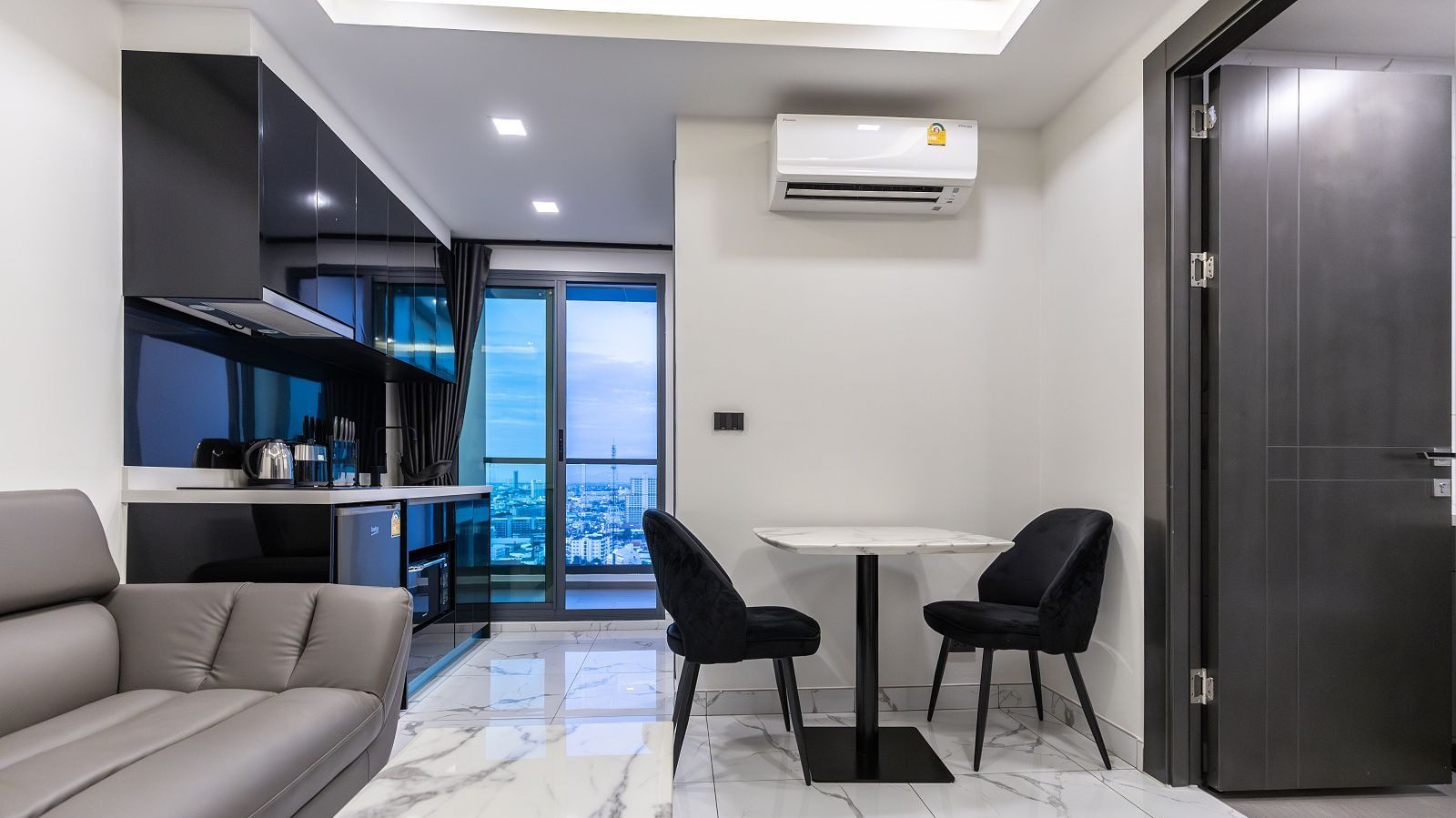 1 Bedroom Condo for rent at Arcadia Millennium Tower — photo 3