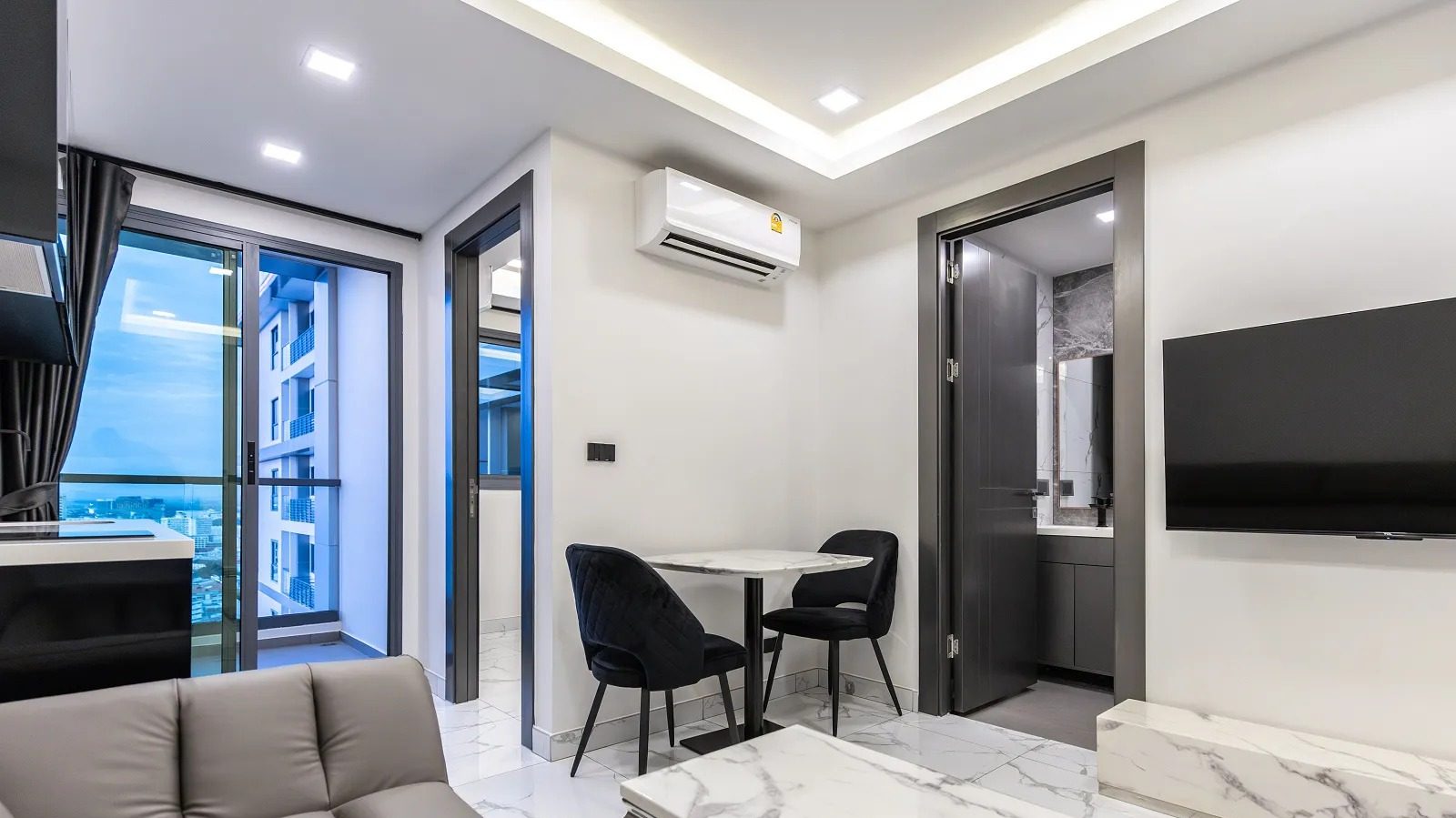 1 Bedroom Condo for rent at Arcadia Millennium Tower — photo 4