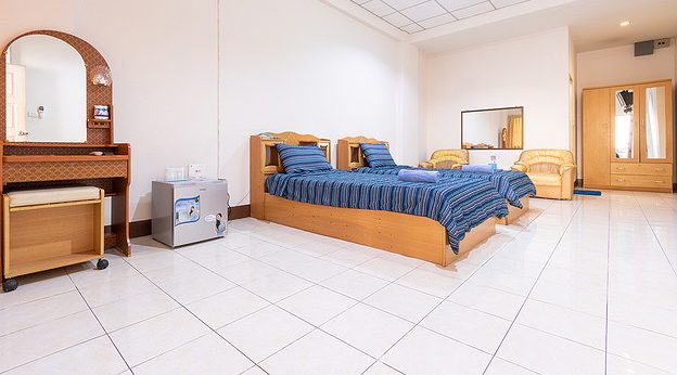 1 Bed Condo — photo 1