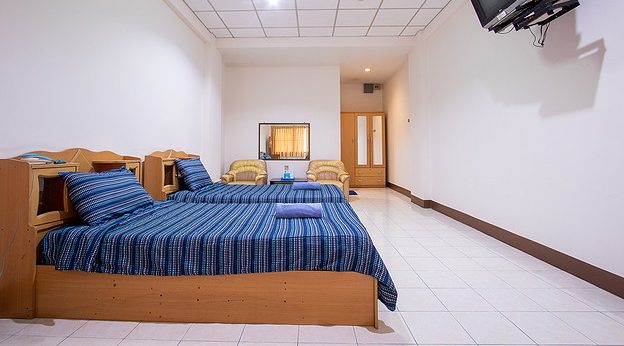 1 Bed Condo — photo 2