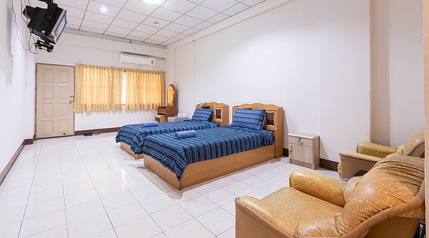 1 Bed Condo — photo 3
