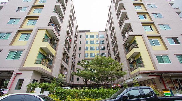 Condo · Bang Kapi, bangkok — photo 1