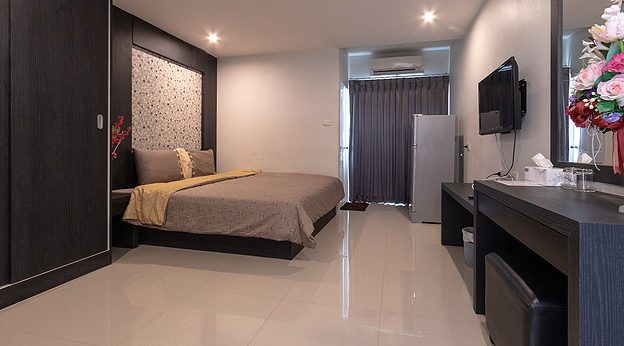 Condo · Wang Thonglang, bangkok — photo 1