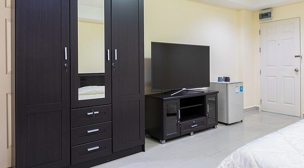 1 Bed Condo — photo 1