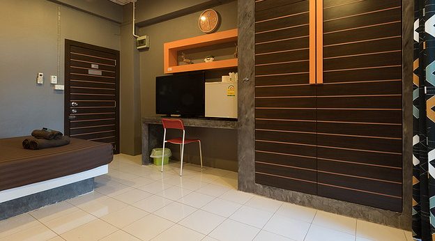 1 Bed Condo · Bang Khae, bangkok — photo 2