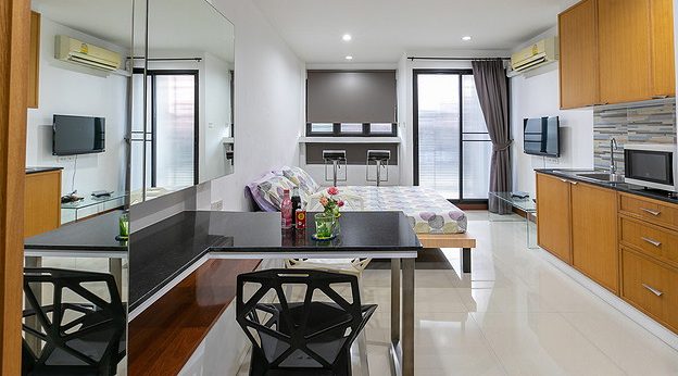 1 Bed Condo · Khlong Toei, bangkok — photo 1