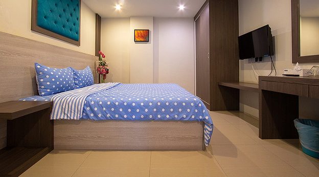 Condo · Wang Thonglang, bangkok — photo 1