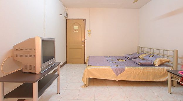 Condo · Wang Thonglang, bangkok — photo 2
