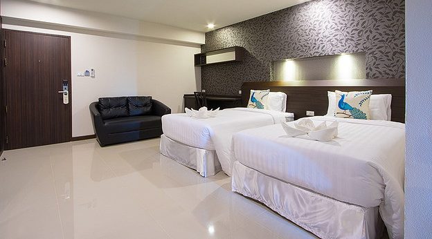 Condo · Phra Khanong, bangkok — photo 2