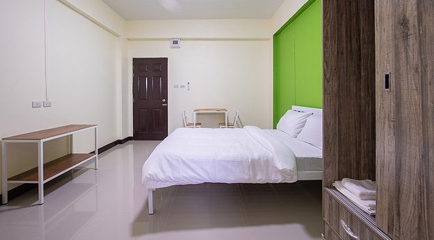 1 Bed Condo — photo 2