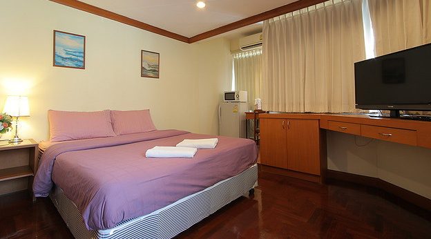 Condo · Wang Thonglang, bangkok — photo 2
