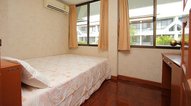 Condo · Wang Thonglang, bangkok — photo 3