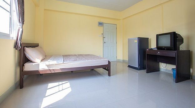 1 Bed Condo — photo 2