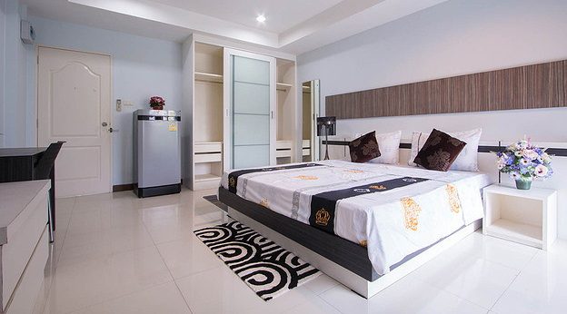 1 Bed Condo — photo 3
