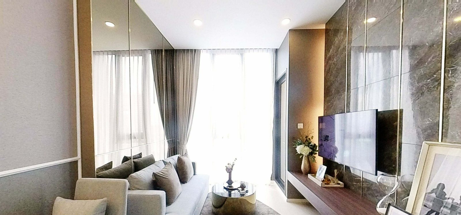 2 Bedroom Condo for sale at Mazarine Ratchayothin — photo 2