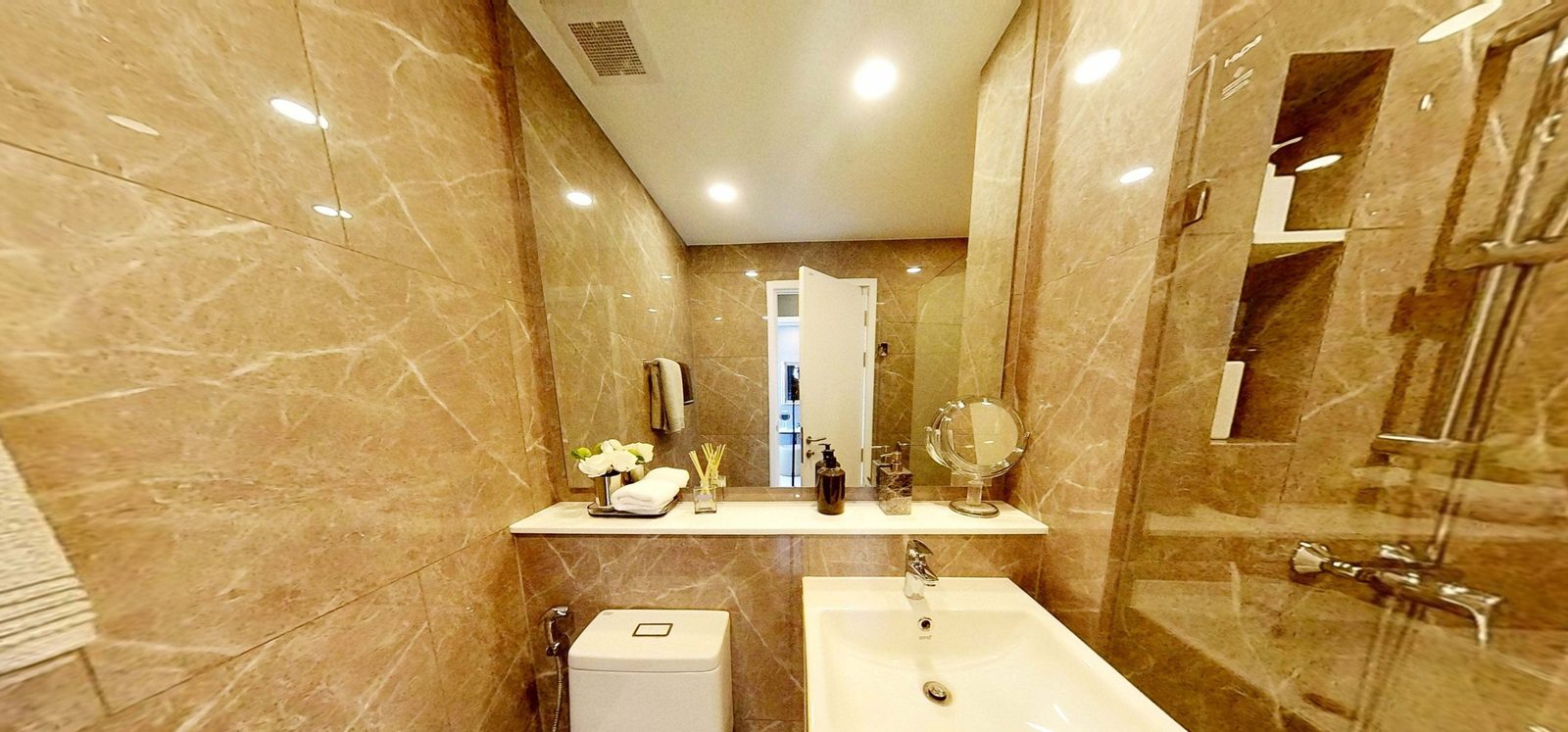 2 Bedroom Condo for sale at Mazarine Ratchayothin — photo 5