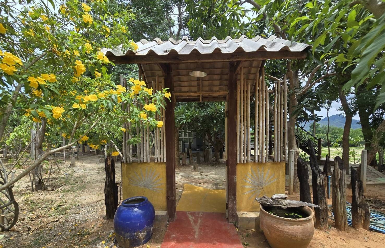 Charming Wooden House for Rent 80 Meters from Beach — photo 4