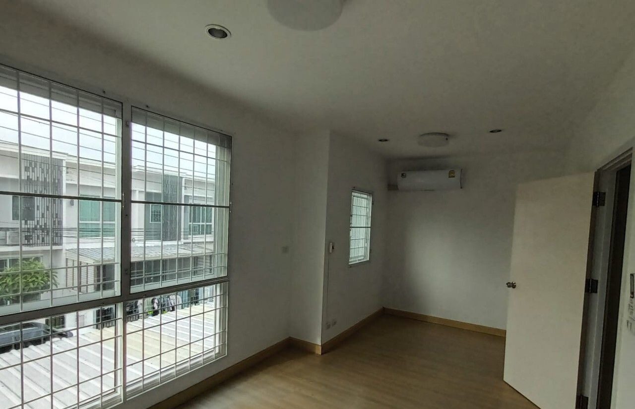 3 Bedroom Townhouse for rent at Pruksa Prime Bangphlu-Ratchapruk — photo 1