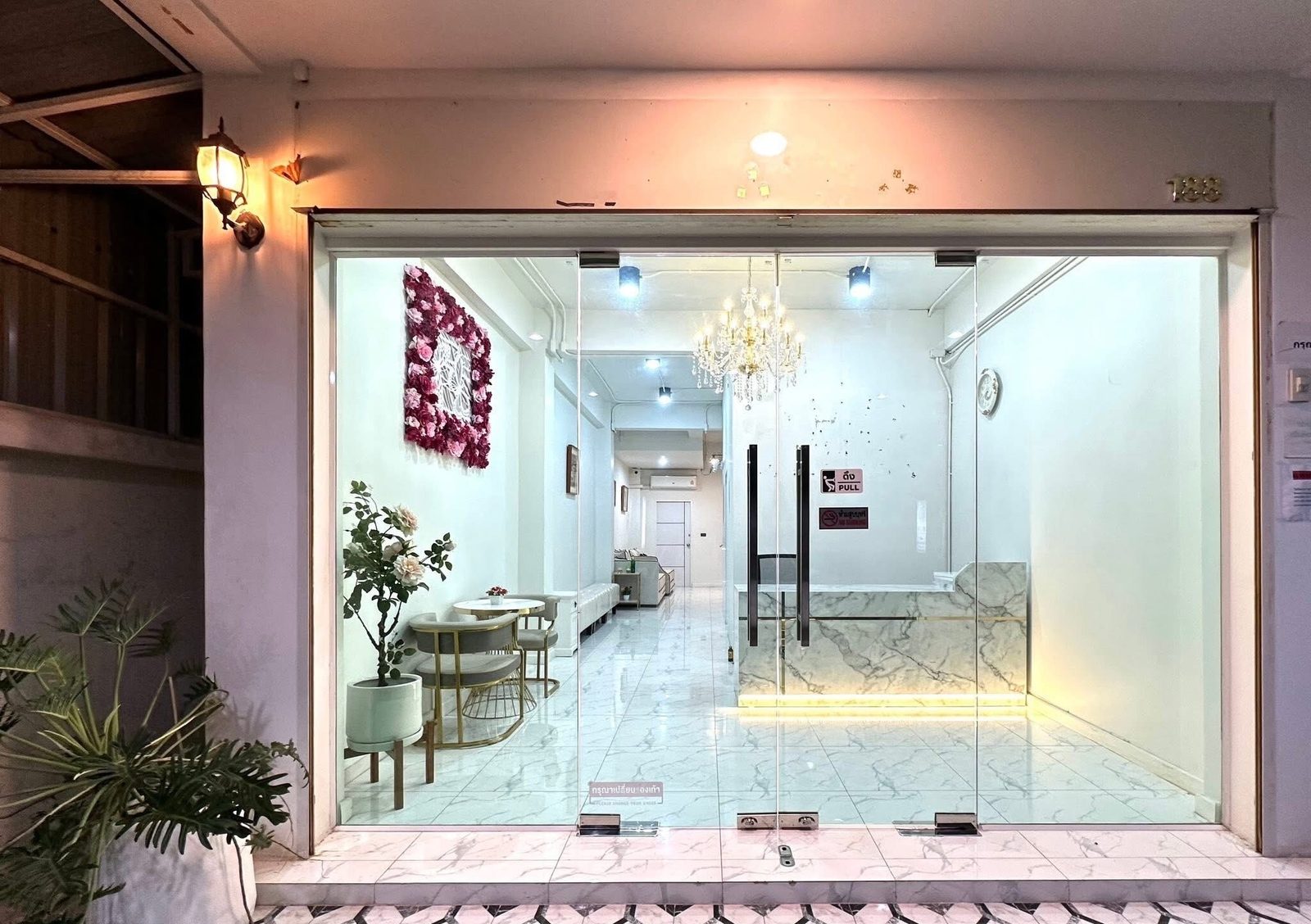 For sale & rent 4-storey commercial building stand alone with parking lot Nonthaburi — photo 3