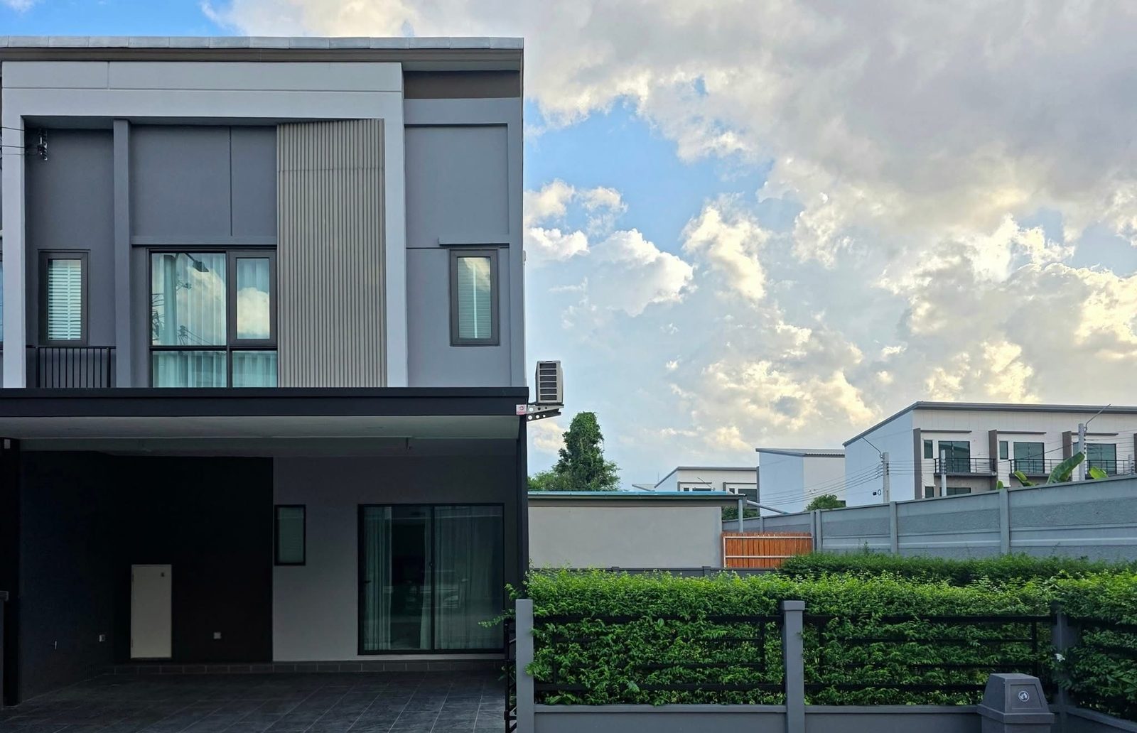 3 Bedroom Townhouse for rent at Pleno Ratchapruek-Sathorn — photo 1