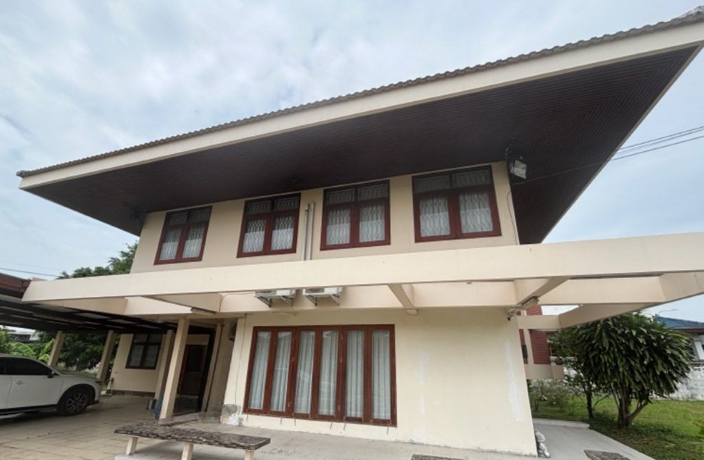 Spacious 2-Storey House for Rent in Tiwanon Area — photo 2