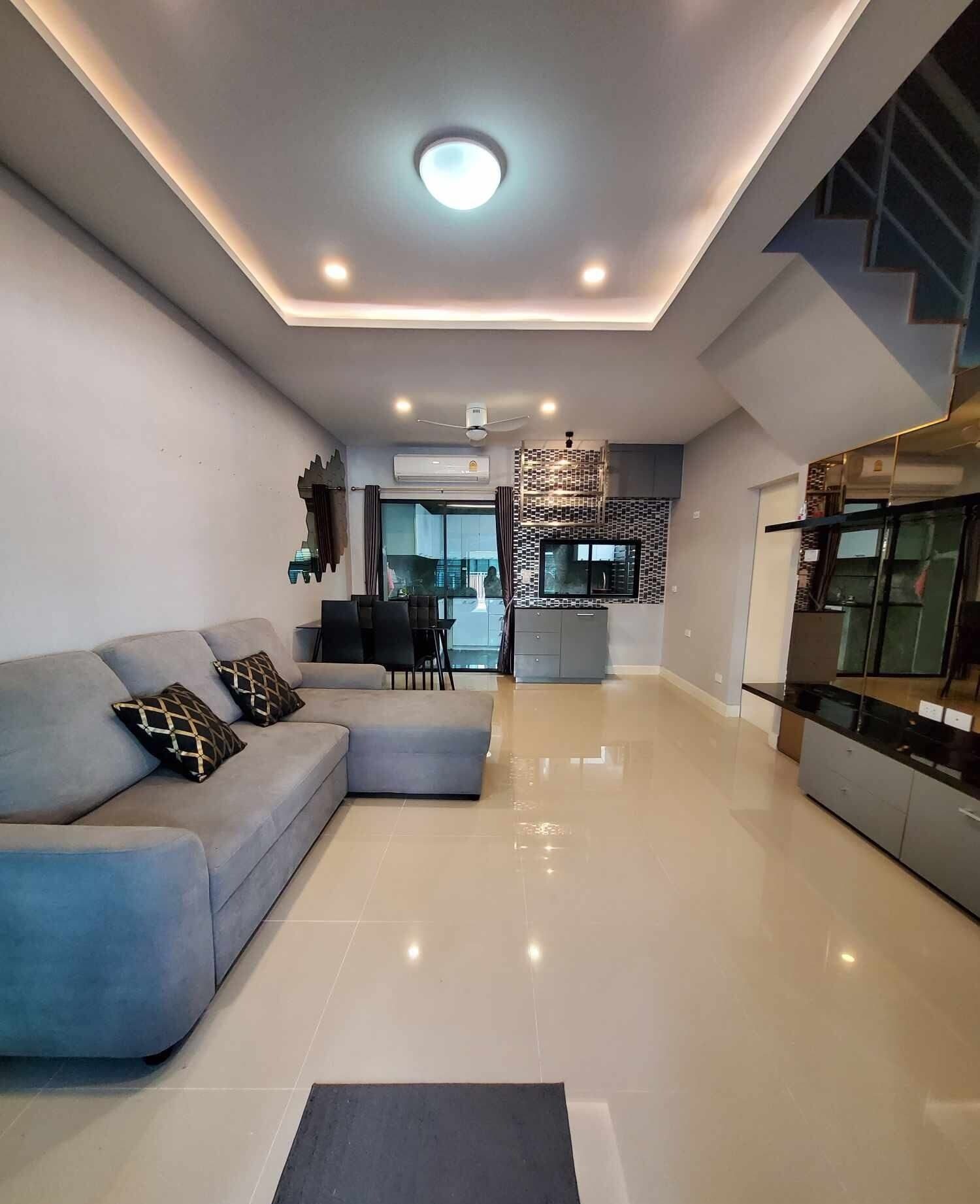 4 Bedroom Townhouse for rent at Baan Klang Muang Pinklao - Charan — photo 3
