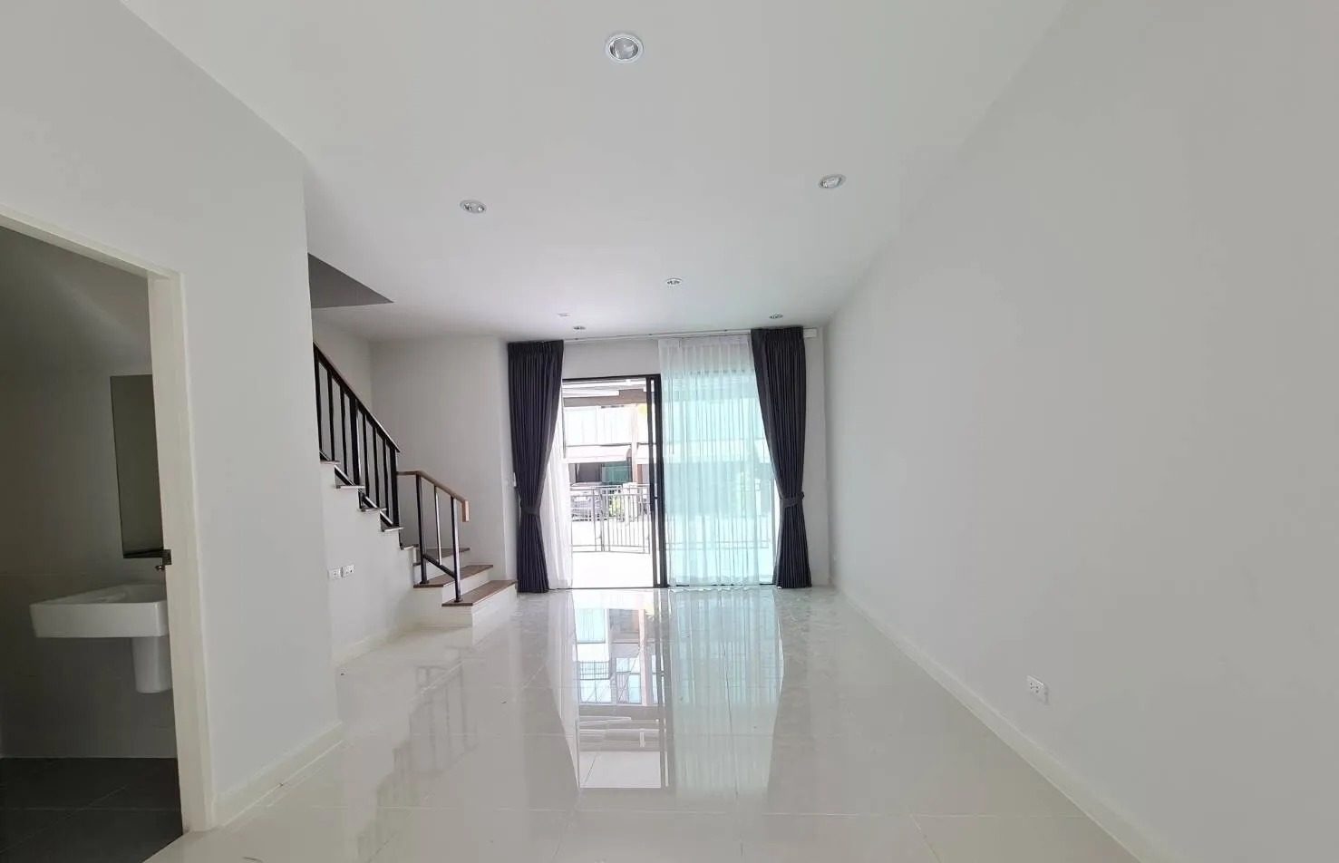 3 Bedroom Townhouse for rent at Baan Klang Muang Ratchaphruek — photo 1