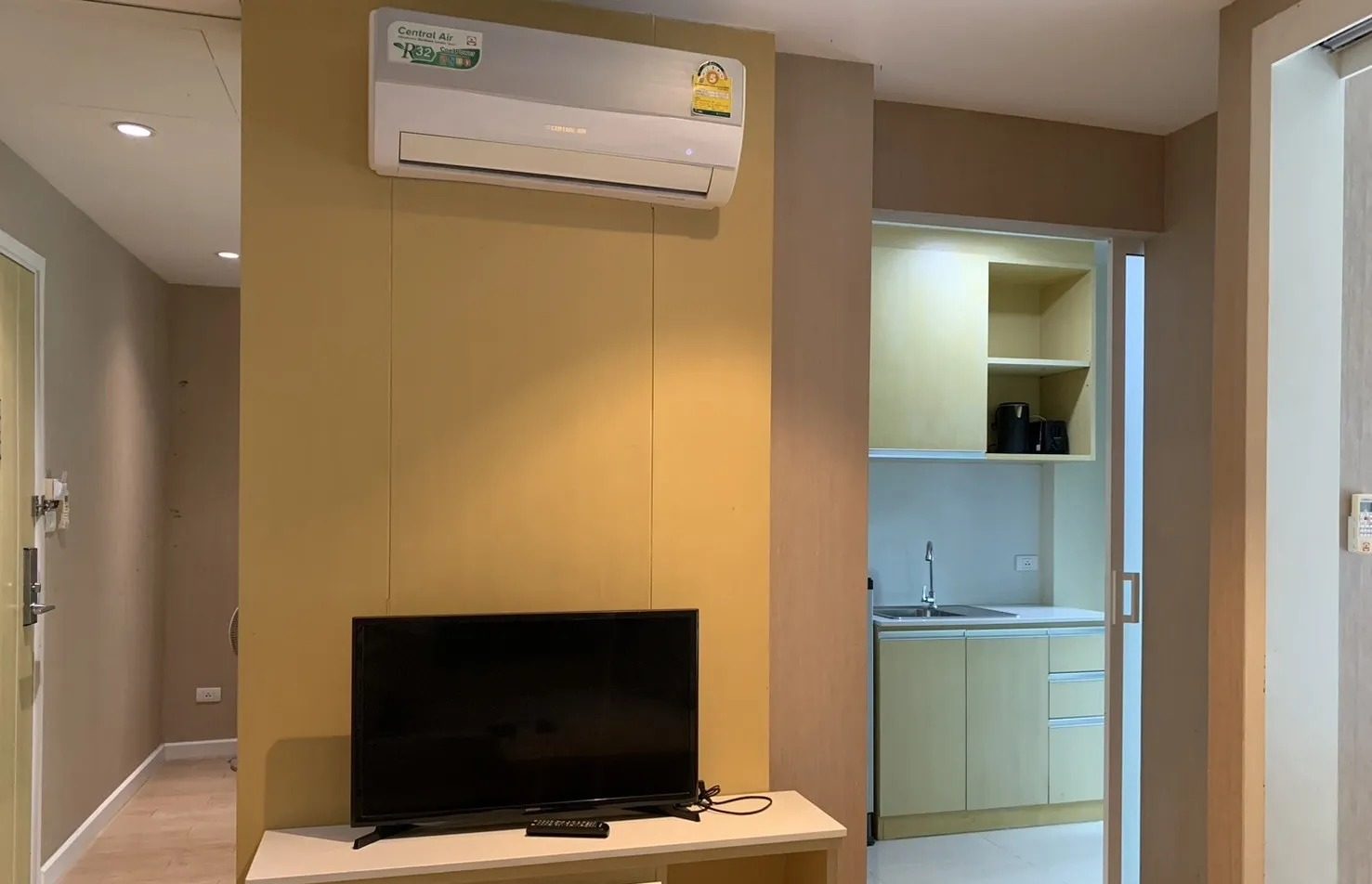 1 Bedroom Condo for rent at Maysa Condo — photo 5