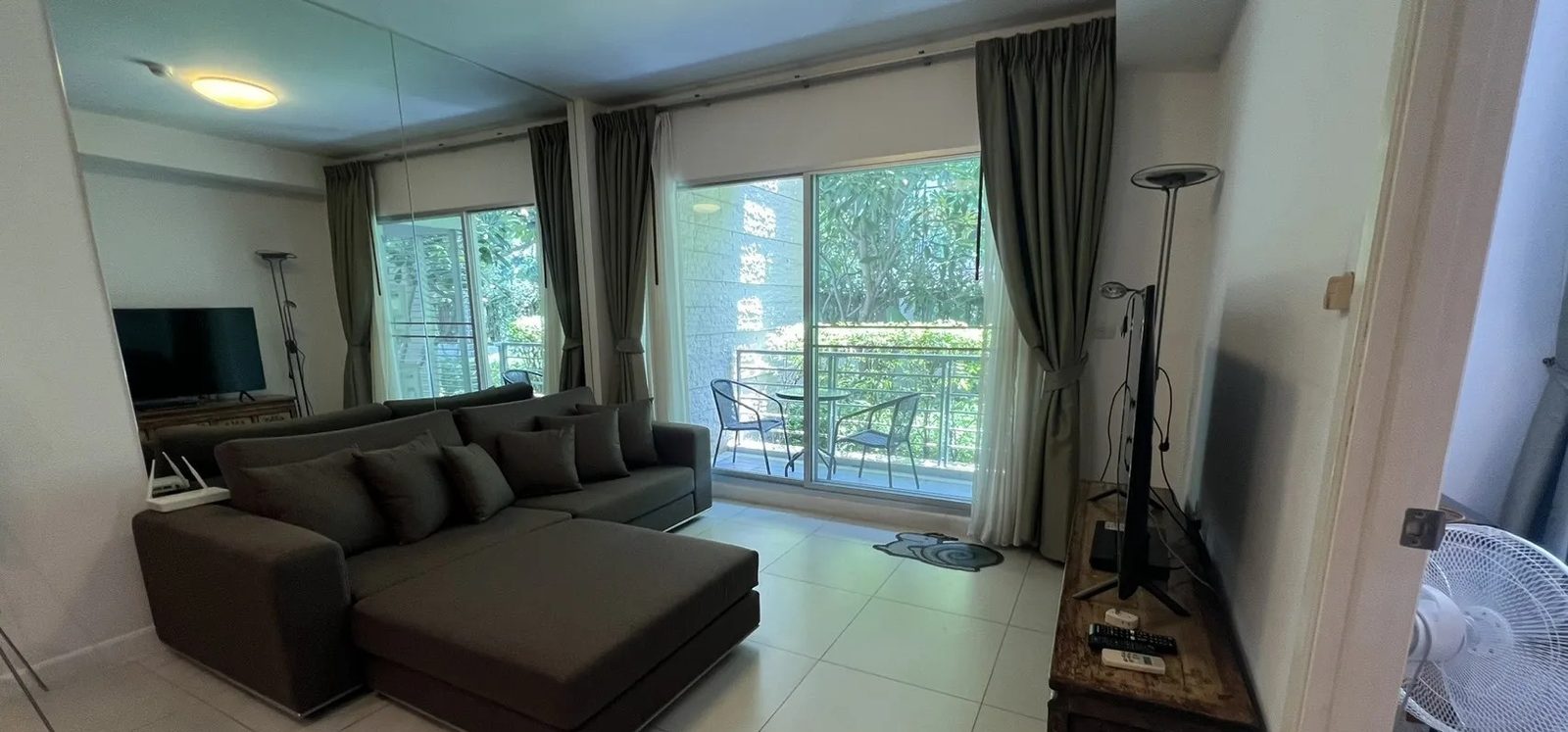 1 Bedroom Condo for rent at Baan Sanpluem — photo 2