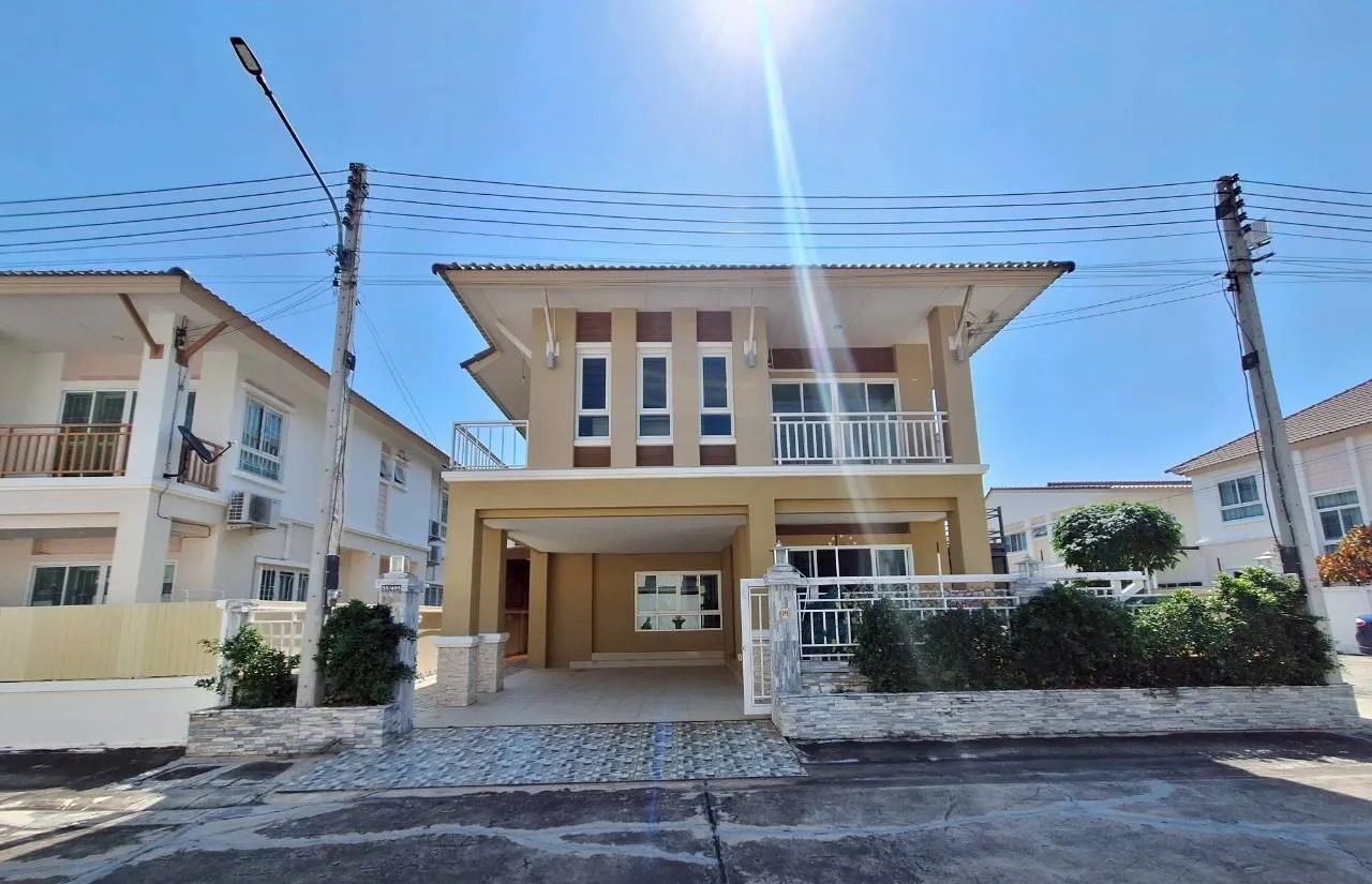 4 Bedroom Townhouse for rent at Glory House 2 — photo 1