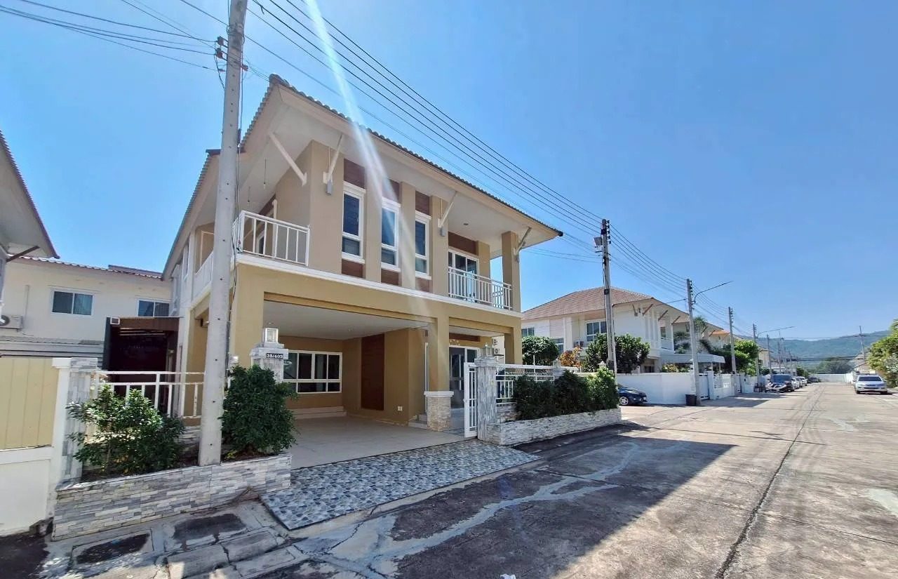 4 Bedroom Townhouse for rent at Glory House 2 — photo 2