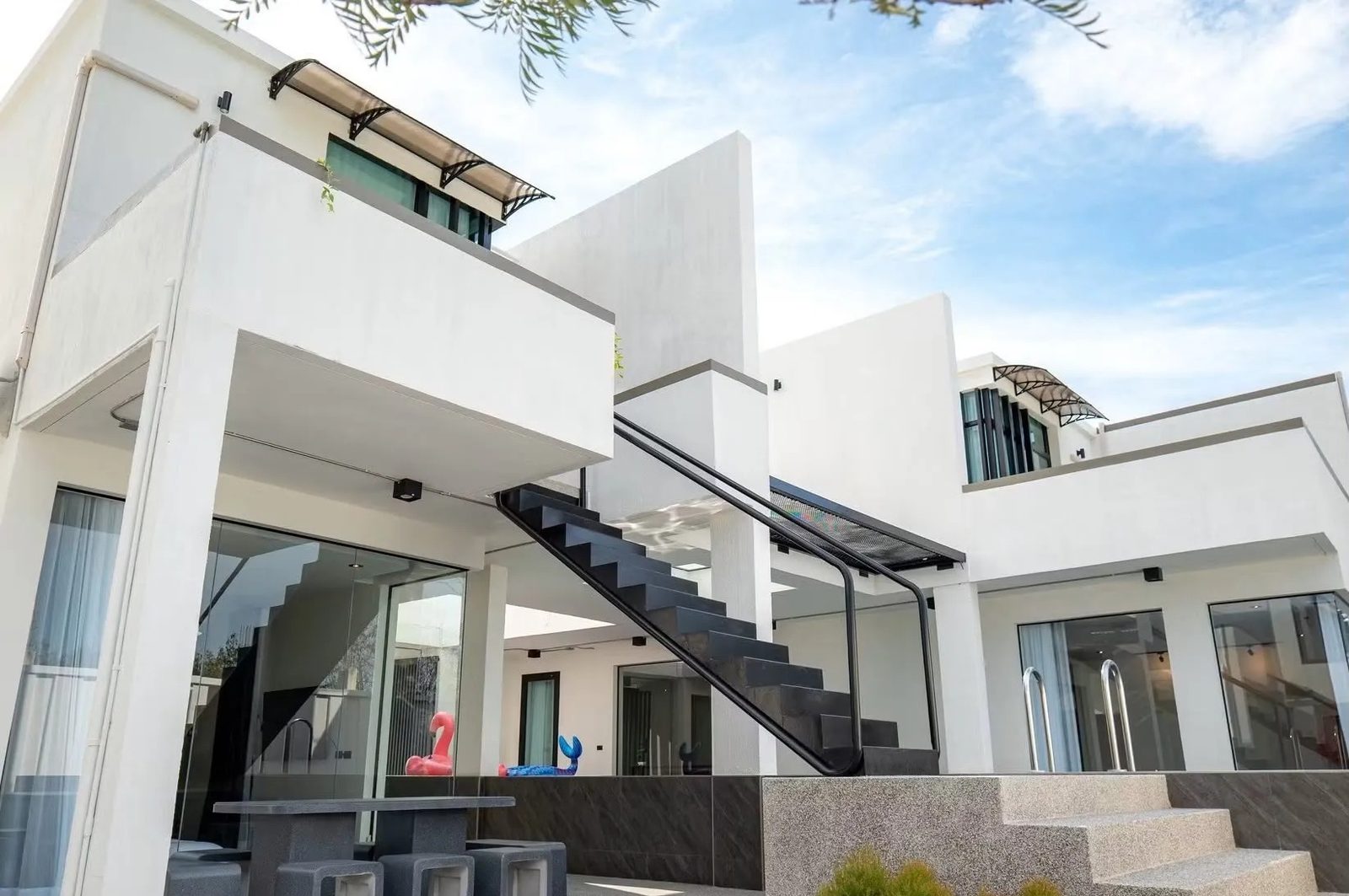 4 Bedroom Villa for rent at Taradol Premium Phase 2 — photo 1