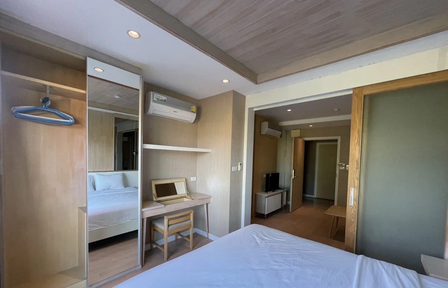 1 Bedroom Condo for rent at Maysa Condo — photo 4