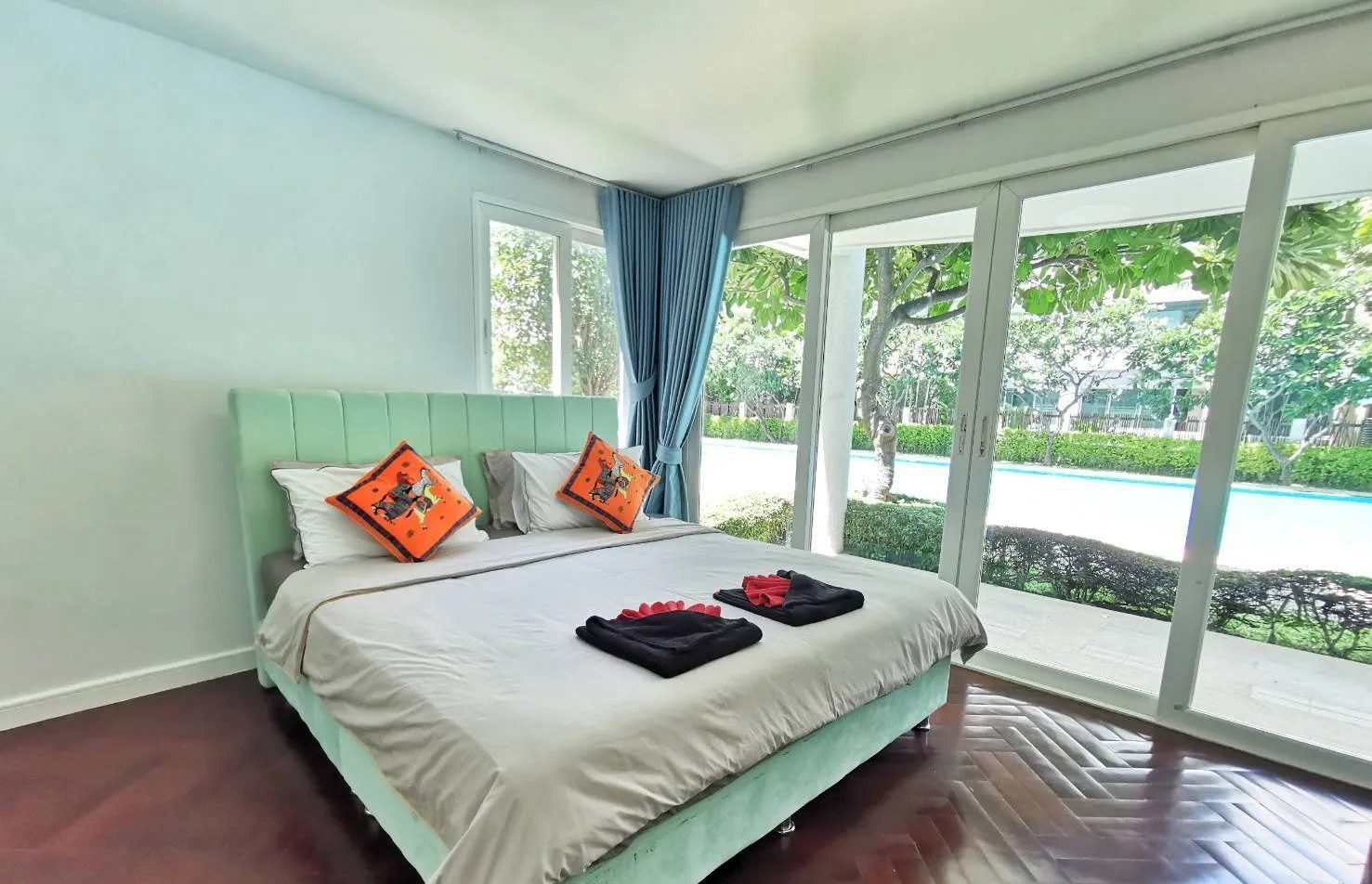 4 Bedroom Condo for rent at Baan Saechuan — photo 3