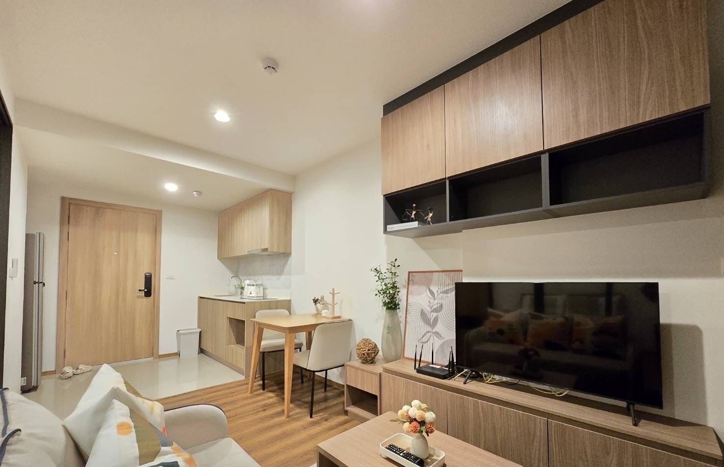 1 Bedroom Condo for rent at La Habana — photo 2
