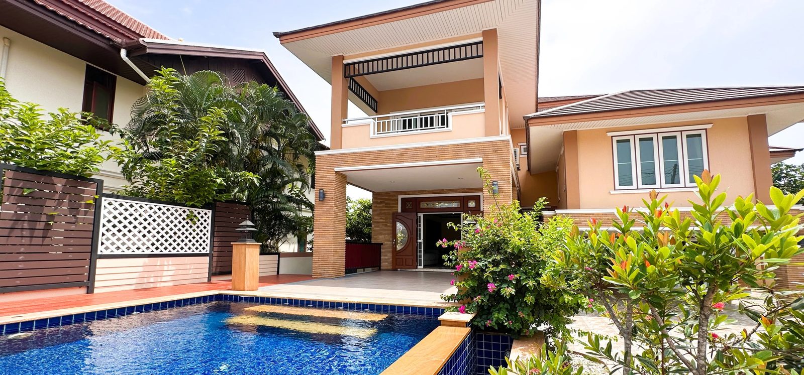 5 Bedroom Villa for Rent in Moo Baan Samor Phrong