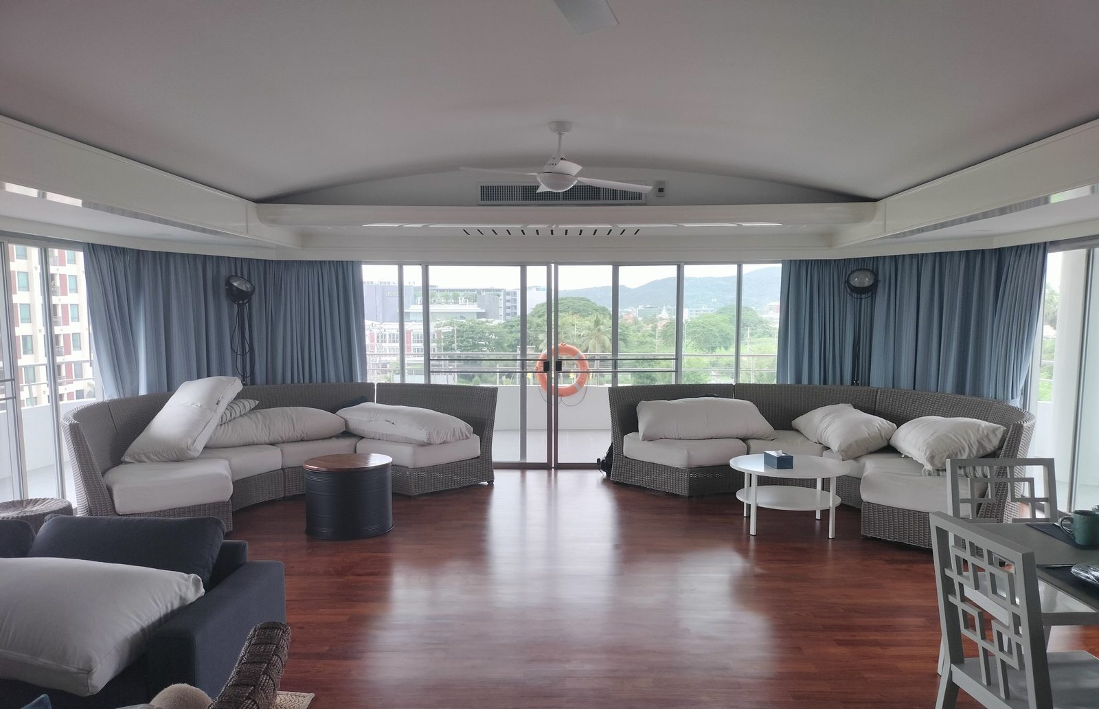 4 Bedroom Condo for rent at The Royal Princess Condominium — photo 1