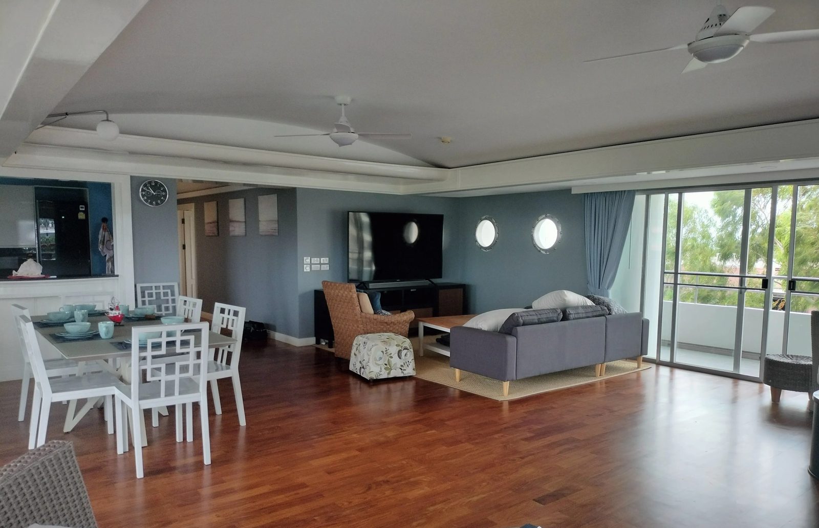 4 Bedroom Condo for rent at The Royal Princess Condominium — photo 2