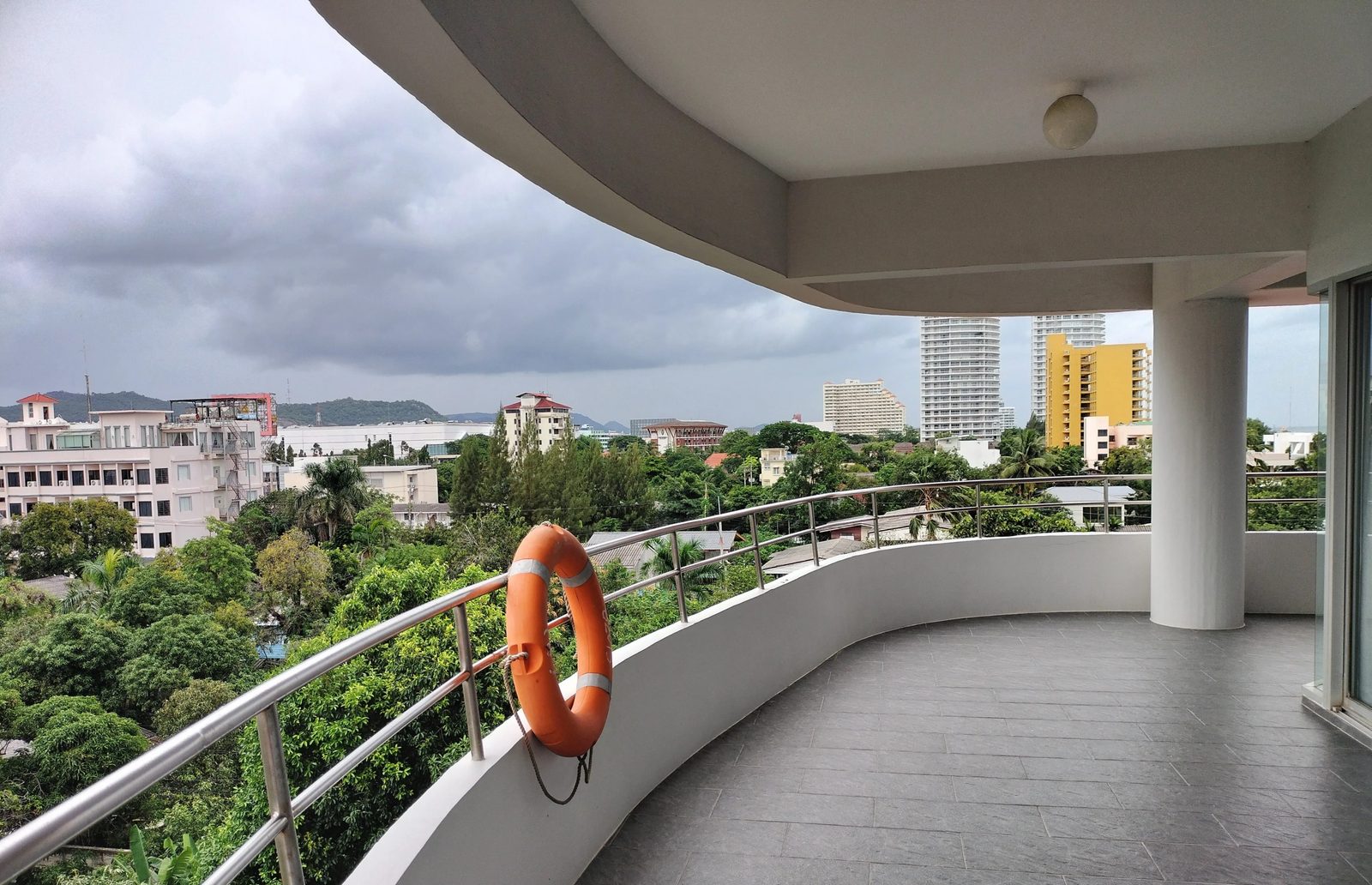 4 Bedroom Condo for rent at The Royal Princess Condominium — photo 4