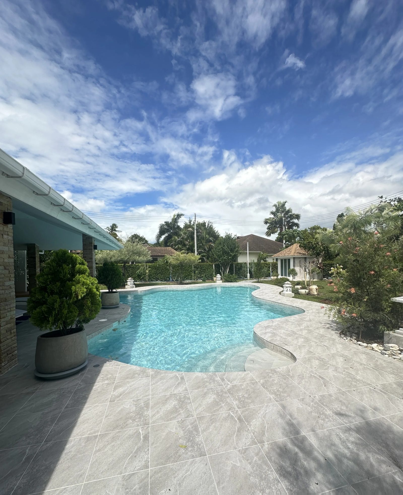Peaceful Luxury Living in a Private Tropical Oasis — photo 1