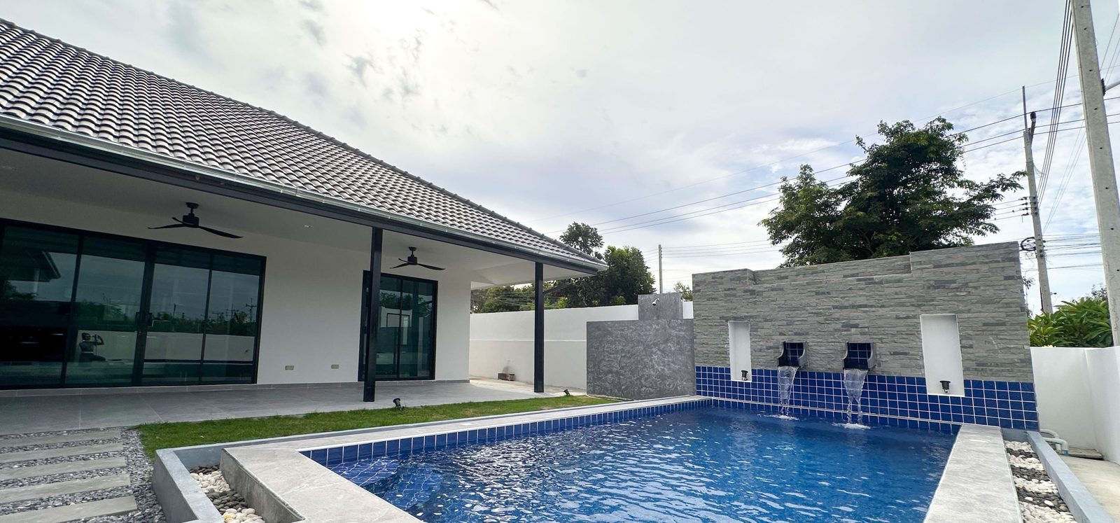 3 Bedroom Villa for rent at Milpool Villas — photo 2